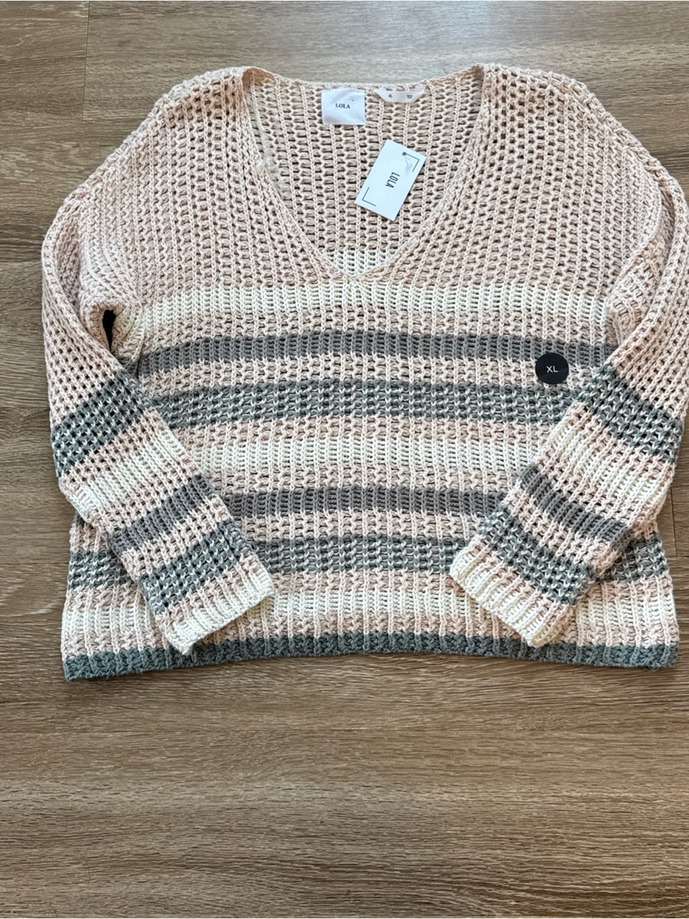 LOLA Open-Weave V-Neck Sweater in Cream & Gray XL